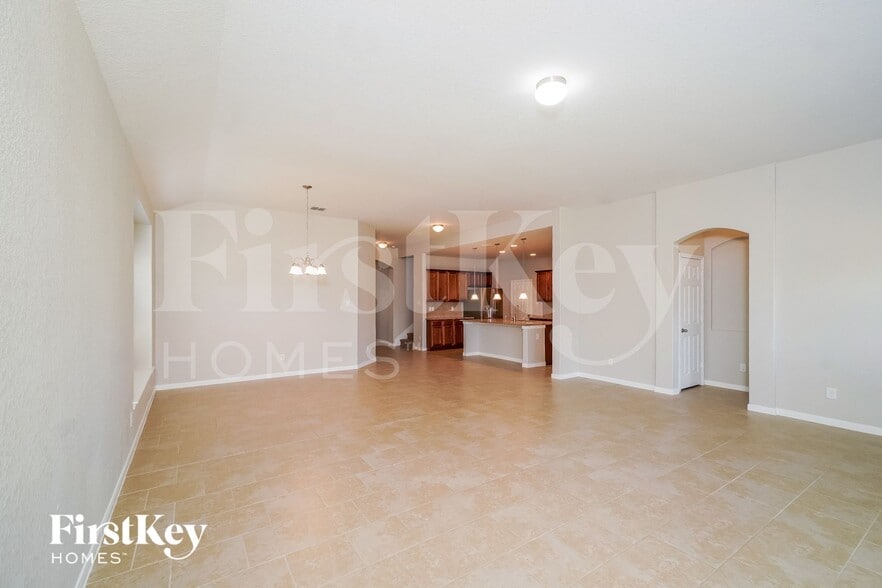 Building Photo - 3014 Night Flight