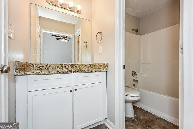 Building Photo - 2725 Woodward Rd