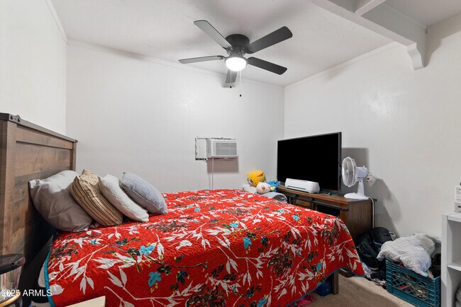 Building Photo - 5546 W Encanto Blvd