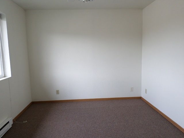 Building Photo - 560 Main St