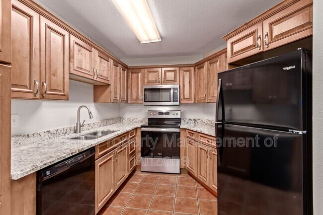 Building Photo - 8625 E Belleview Pl