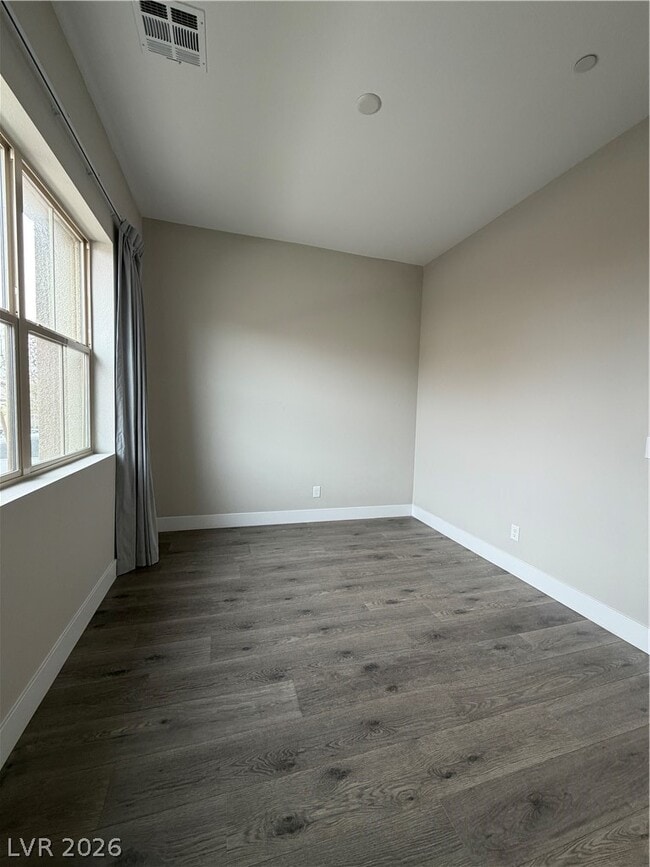 Building Photo - 11831 Giroma Ave