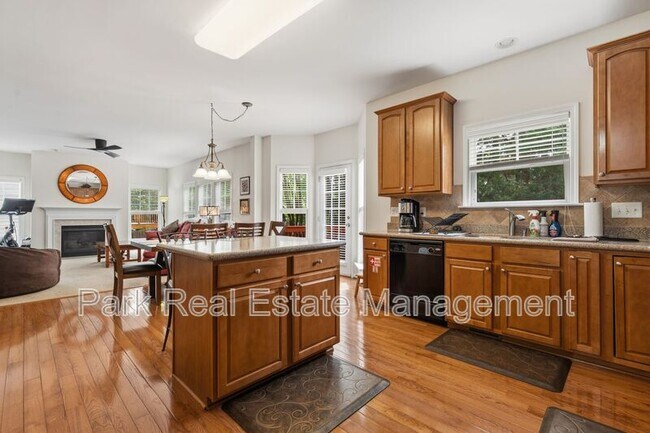 Building Photo - 3809 Stoneybrook Dr