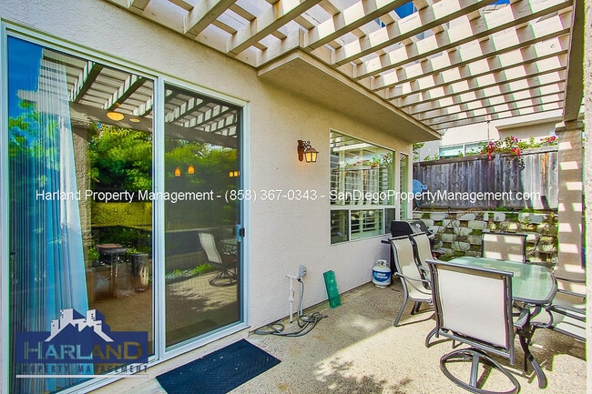 Building Photo - 5540 Renaissance Ave