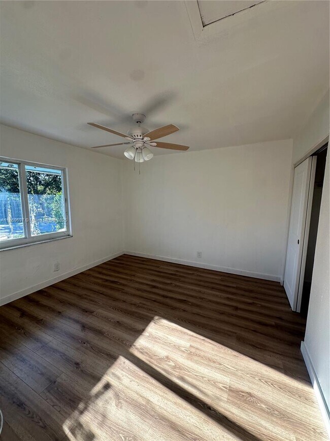 Building Photo - 2891 NW 13th Ct