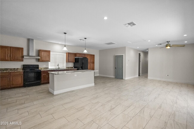 Building Photo - 7631 N 59th Ln