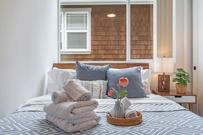 Building Photo - 34 W Cremona St