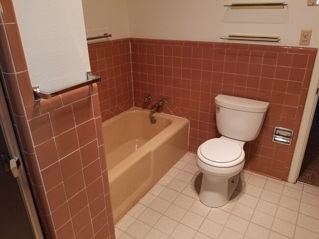 Building Photo - LARGE 1 BEDROOM WITH CARPORT BRICK HOME