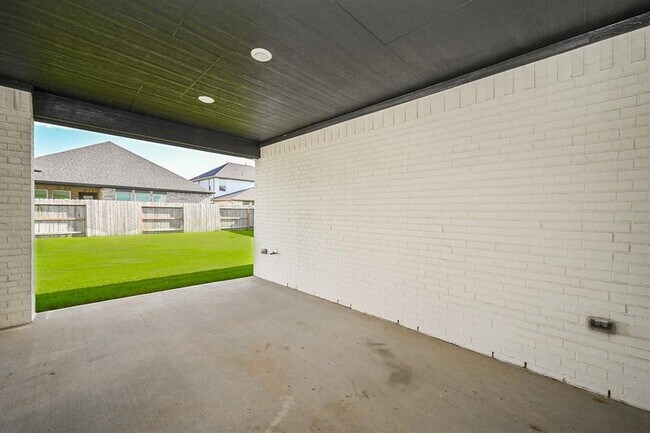 Building Photo - 21827 Erskine Peaks Pl