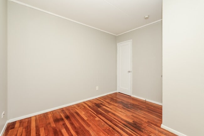 Building Photo - 5301 Woodbine Ave
