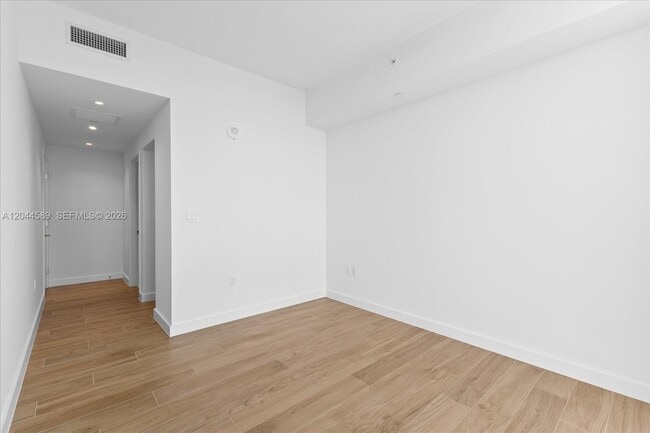 Building Photo - 2678 Tigertail Ave