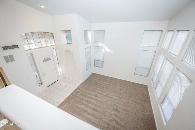 Building Photo - 3844 E Kings Ave