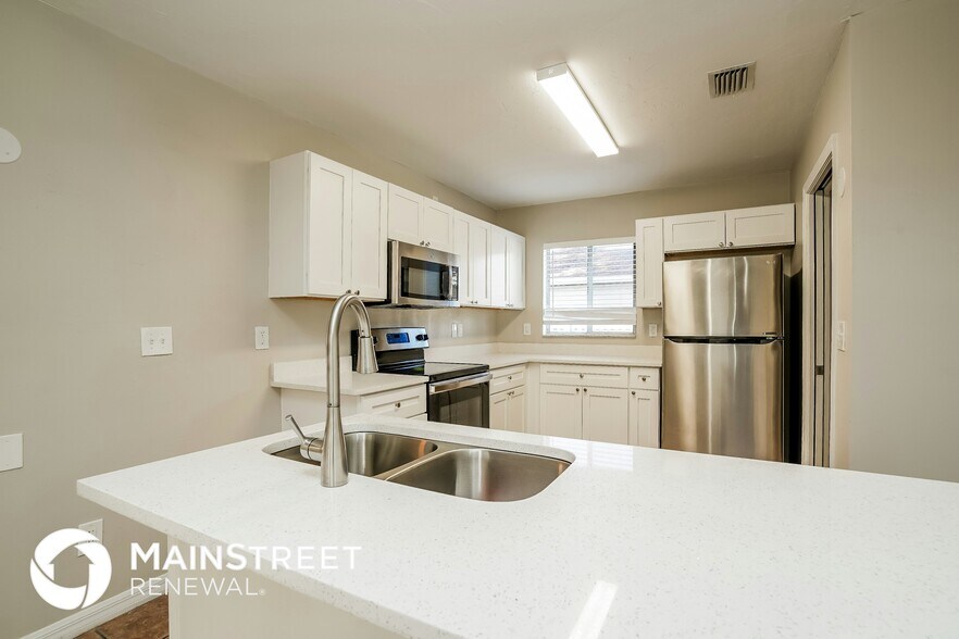 Building Photo - 2914 NW 11th St