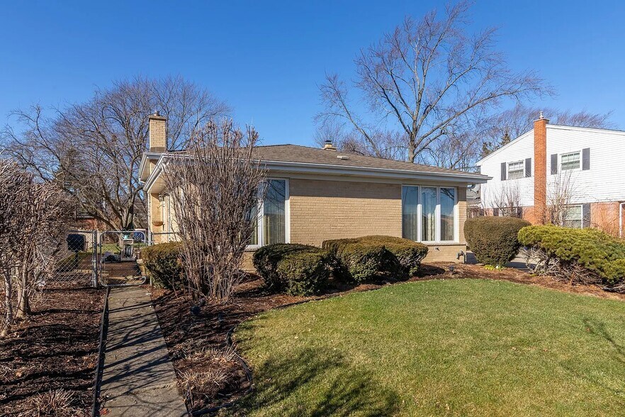 Building Photo - 432 S Dale Ave