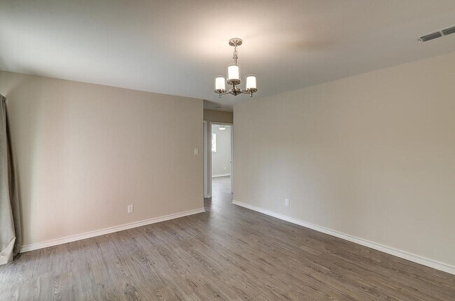 Building Photo - 1106 Bradshaw Dr