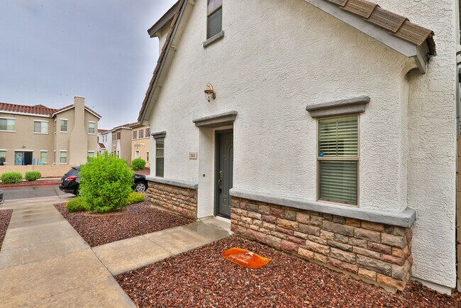 Building Photo - 501 N Citrus Ln
