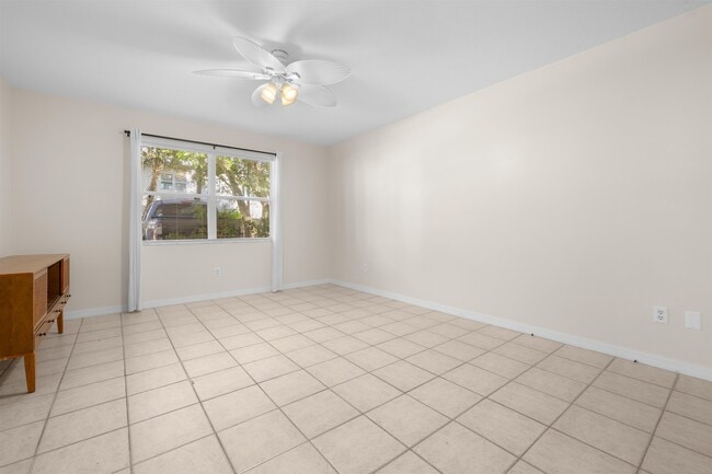 Building Photo - 109 B St