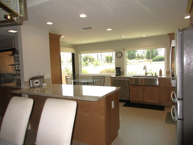 Building Photo - 85 Conejo Cir