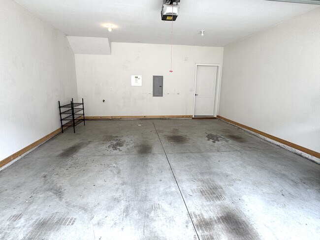 Building Photo - 1371 Keosauqua Way
