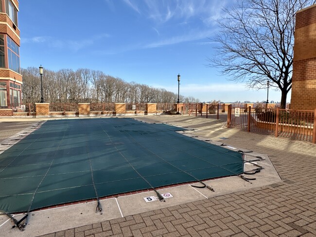 Outdoor pool - 100 Old Palisade Rd