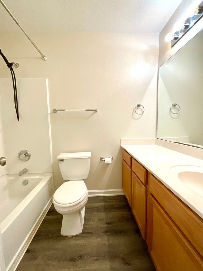 Building Photo - **APPLICATION RECEIVED** AVAILABLE! Spacious 3-Bedroom Home in a Secure Gated Community!