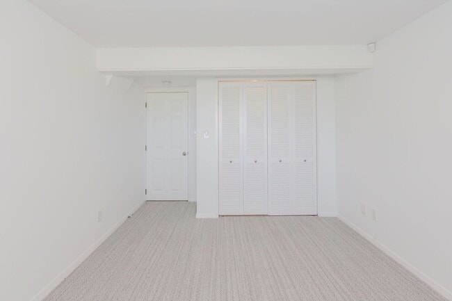 Building Photo - Low Bank Waterfront New Remodel on Huge Lot