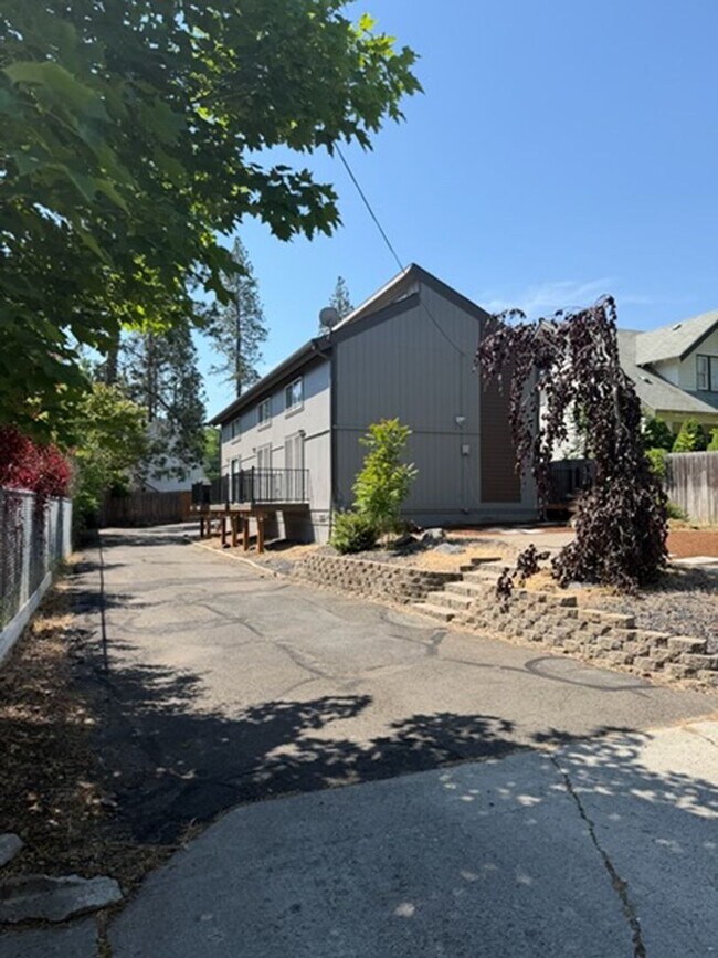 Building Photo - Experience a Stylish Retreat in Spokane’s Heartbeat