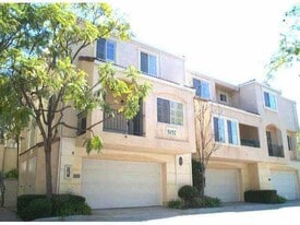 Building Photo - 5157 Renaissance Ave