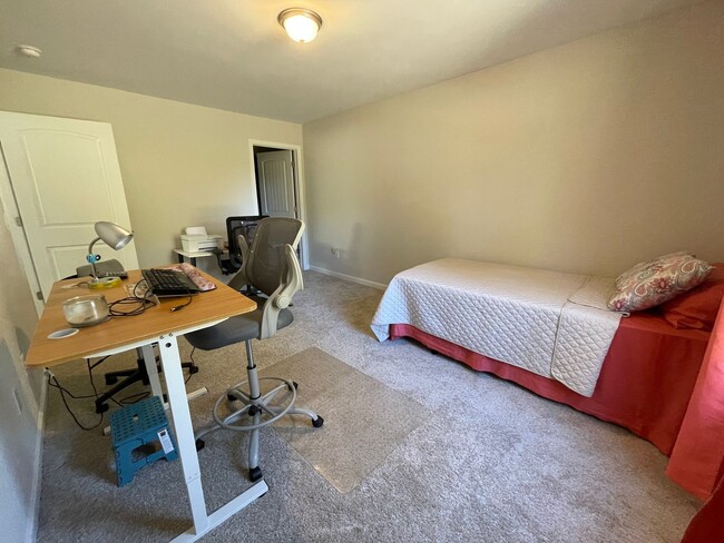 Building Photo - Highland Park - Easley - Furnished or Unfu...