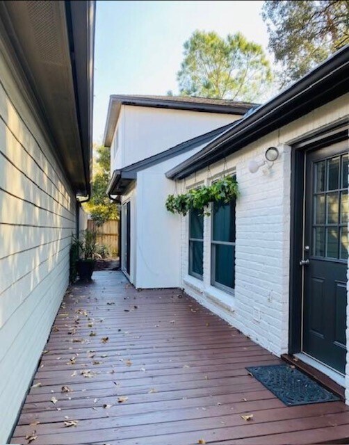 Building Photo - 12800 Briar Forest Dr