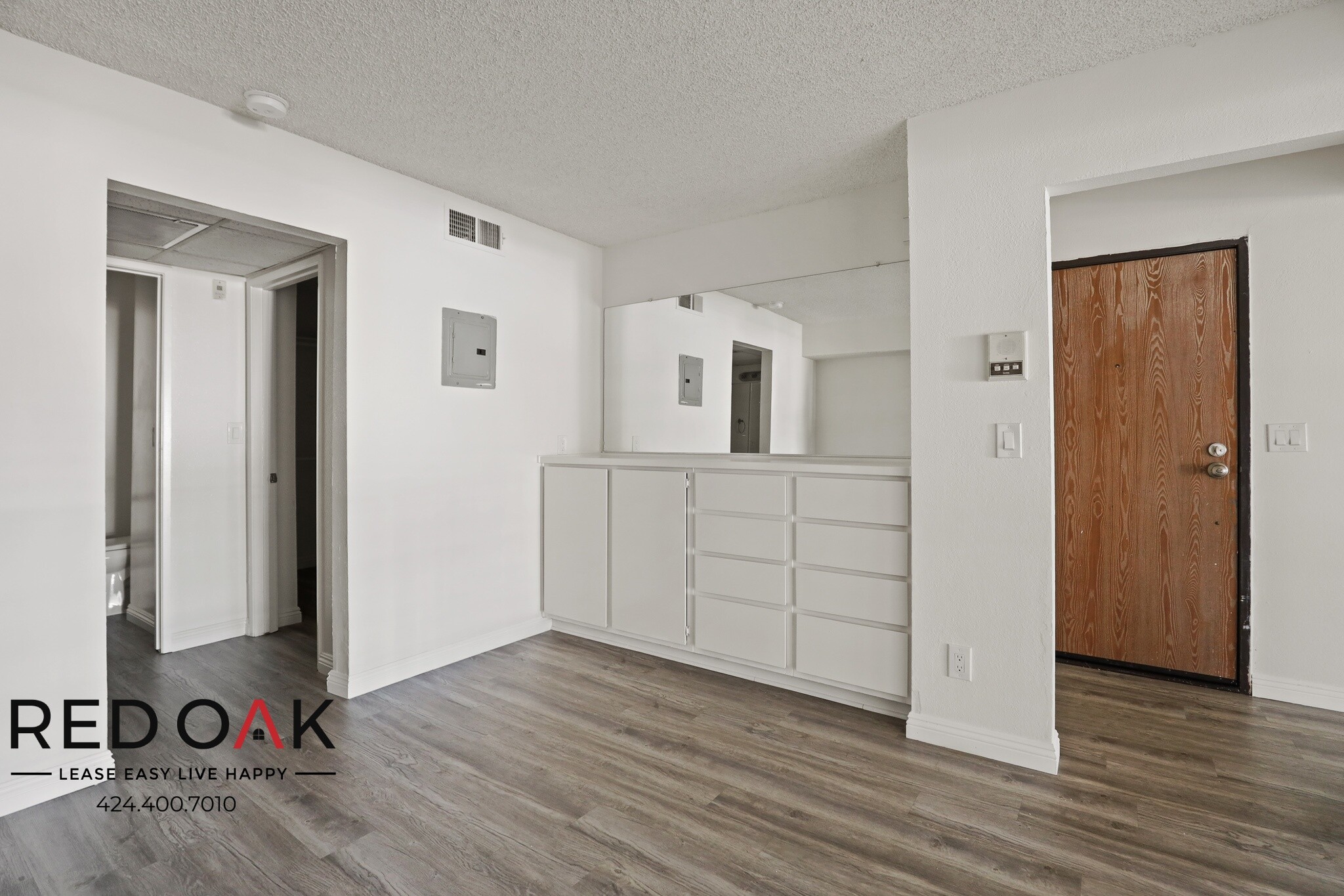 Building Photo - 8309 Cedros Ave