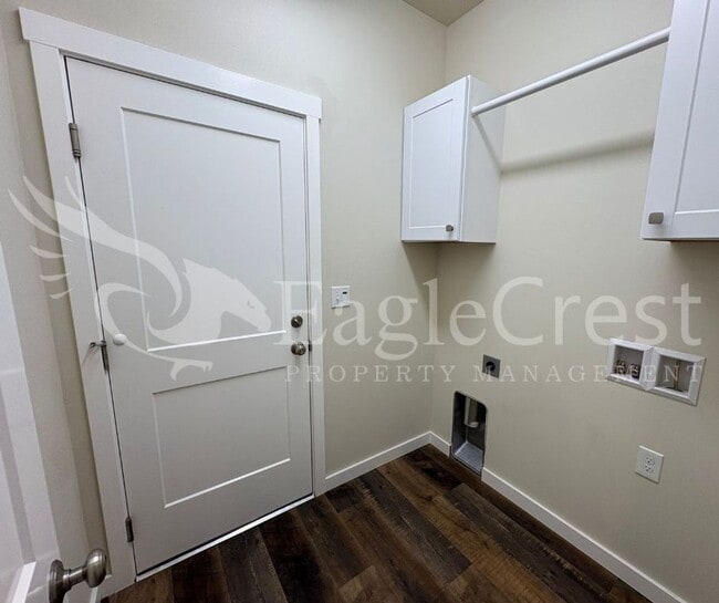 Building Photo - Three Bedroom, Two Bathroom Home in Eastgate