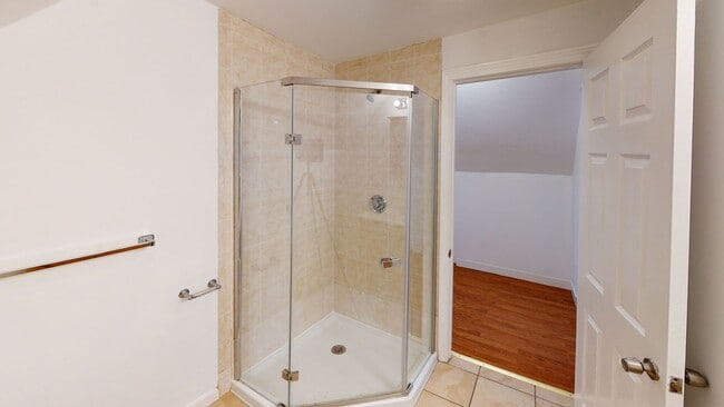 Building Photo - Magoun Square four bed duplex