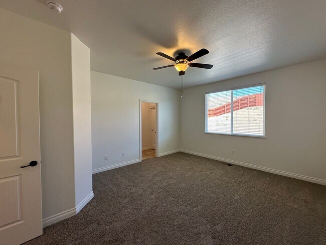 Building Photo - Beautiful Cold Springs Home