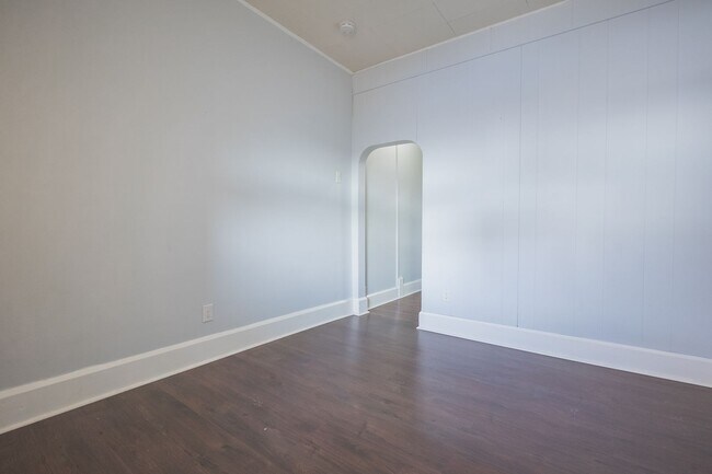 Building Photo - 1009 12th St NW