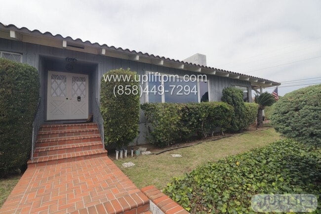 Building Photo - 3 Bed, 2.5 Bath Corner Lot Home Near the B...