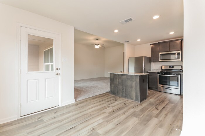 Building Photo - 833 Mallorie Ln