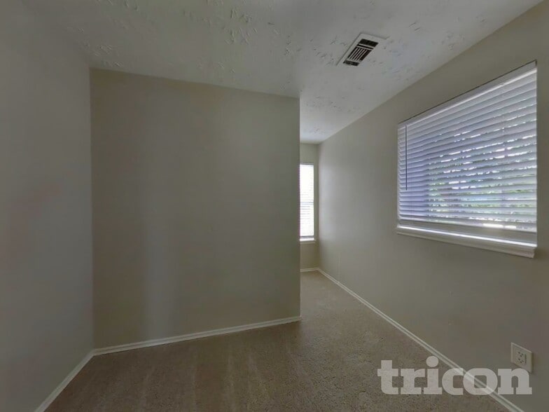 Building Photo - 19910 Faye Oaks Dr