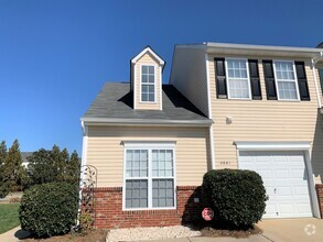 Building Photo - ~~ Charming Townhome @ Brightwood Farms ~~