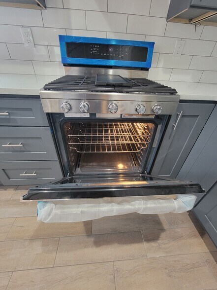 Building Photo - 33 Hamilton St