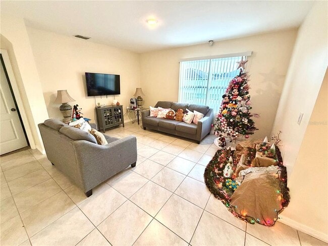 Building Photo - 3029 Country Club Cir