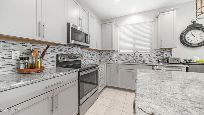 Building Photo - 40410 W Haley Dr