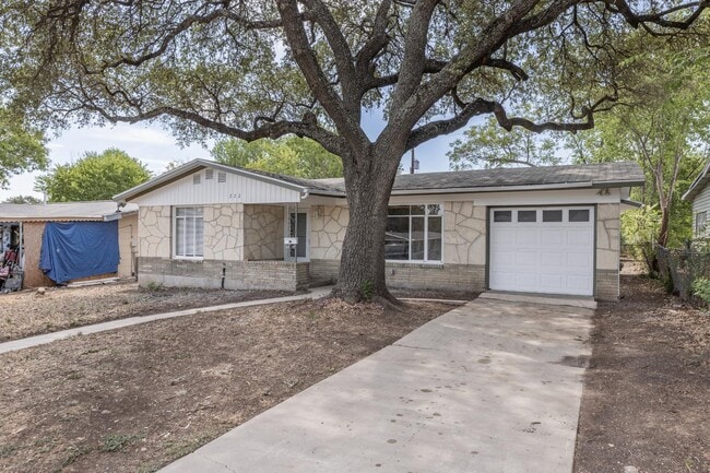 Building Photo - 222 Dryden Dr