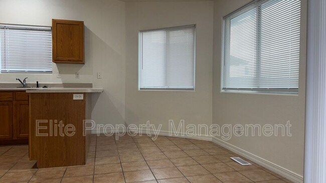 Building Photo - 195 S Stardust Ct