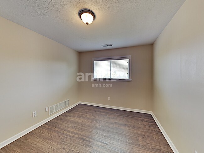 Building Photo - 2935 Geoffrey Dr