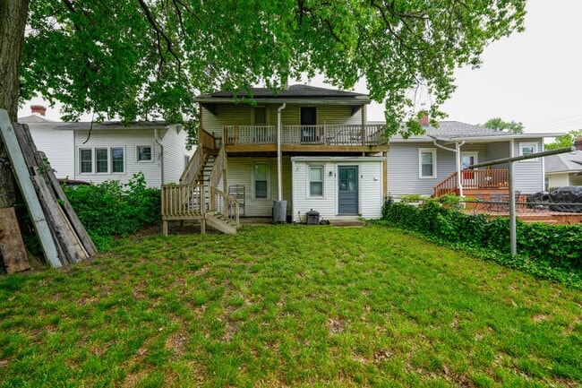 Building Photo - Updated Historical duplex!!