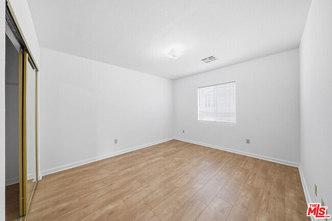 Building Photo - 1224 S Crenshaw Blvd