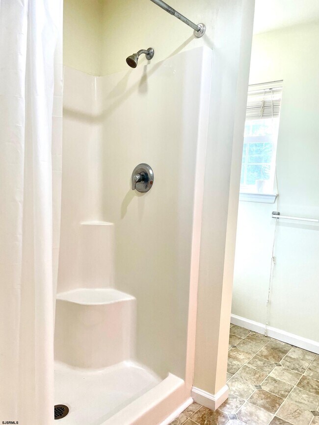 Building Photo - 12 S Washington Ave