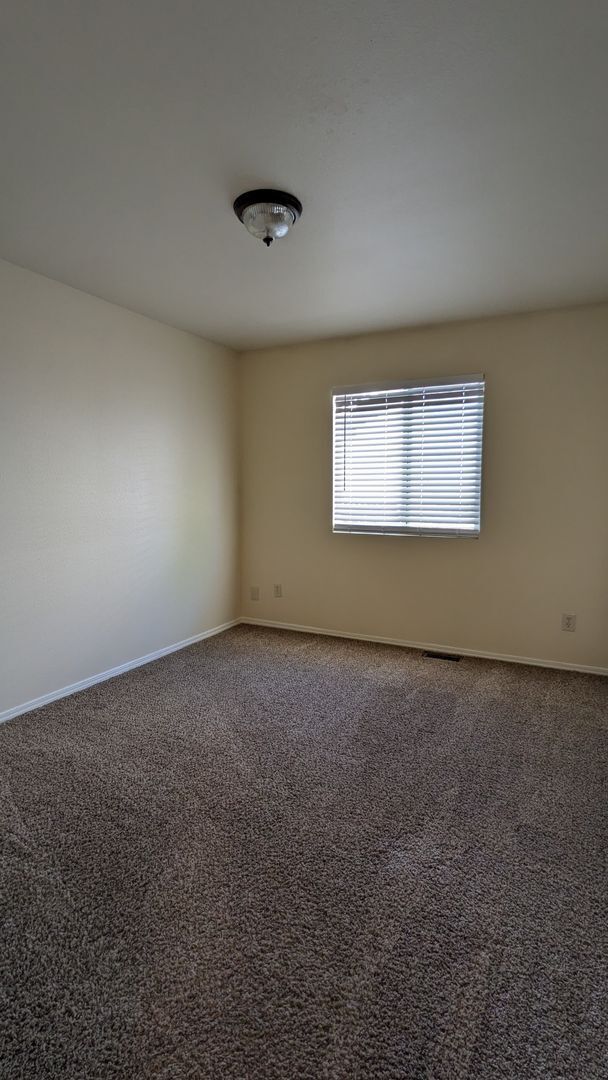 Building Photo - 5444 Hicks Dr