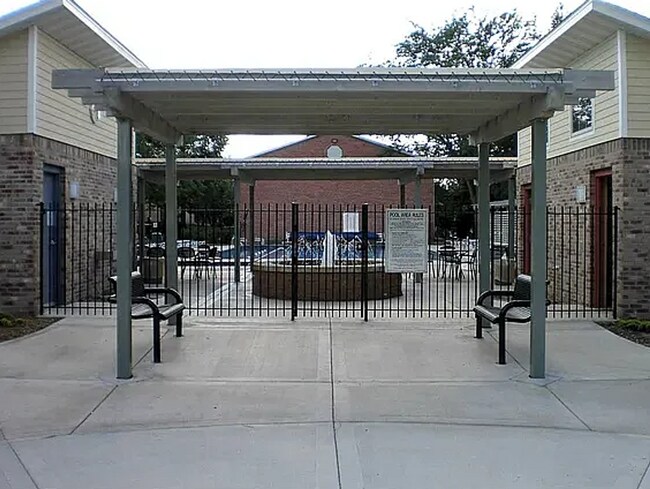 Building Photo - Spacious 2 bedroom in Hopkins